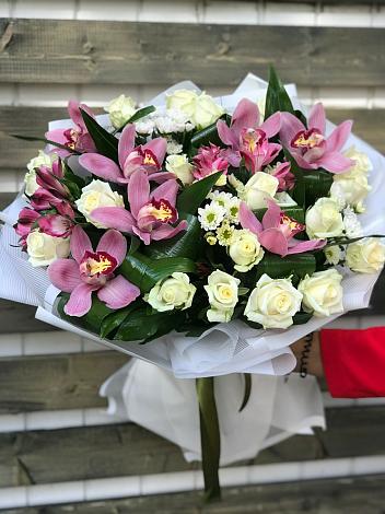 Букет цветов из: Розы и Хризантемы в Аносино