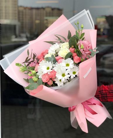 Букет цветов из: Розы, Лизиантусы и Хризантемы в Аносино